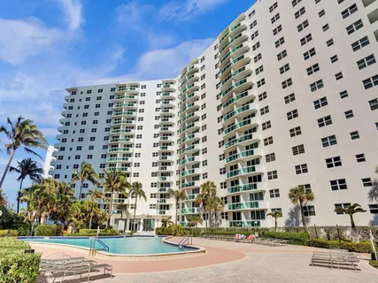 $500,000 | 3001 South Ocean Drive, Unit 923, Hollywood, FL 33019