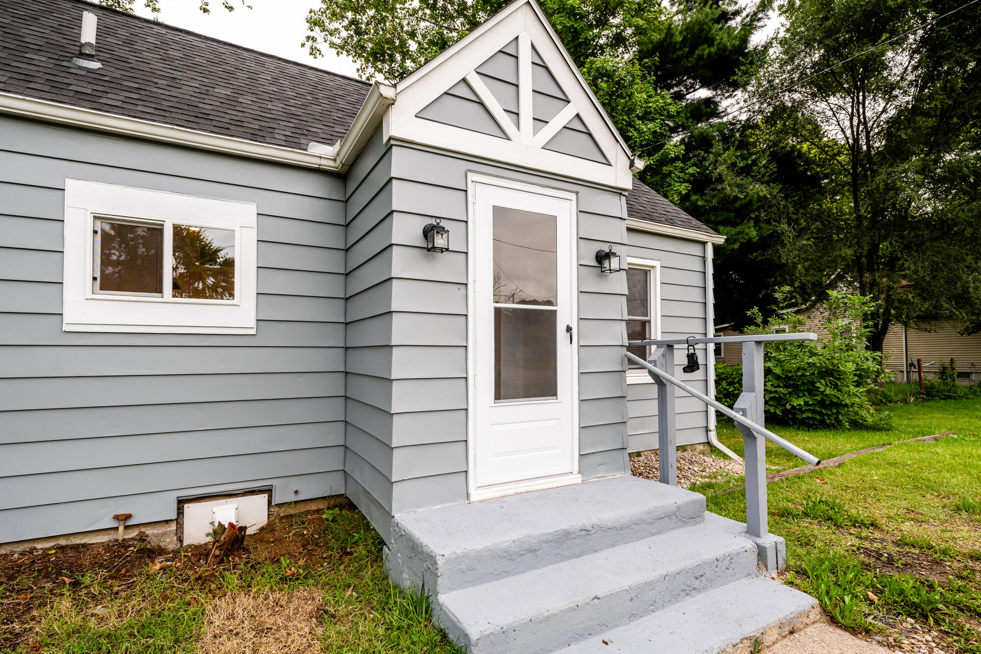 1663 Pipestone Road Benton Harbor, MI 49022 - Photo 4 of 26 Pipestone-103