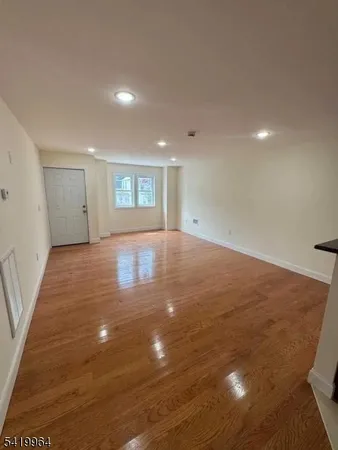 $2,000 | 231 Rhode Island Avenue, East Orange, NJ 07018