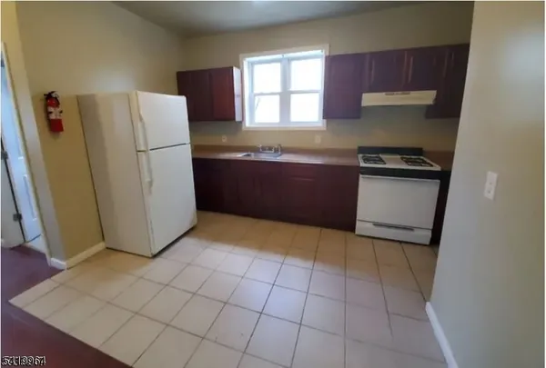 $2,000 | 231 Rhode Island Avenue, East Orange, NJ 07018