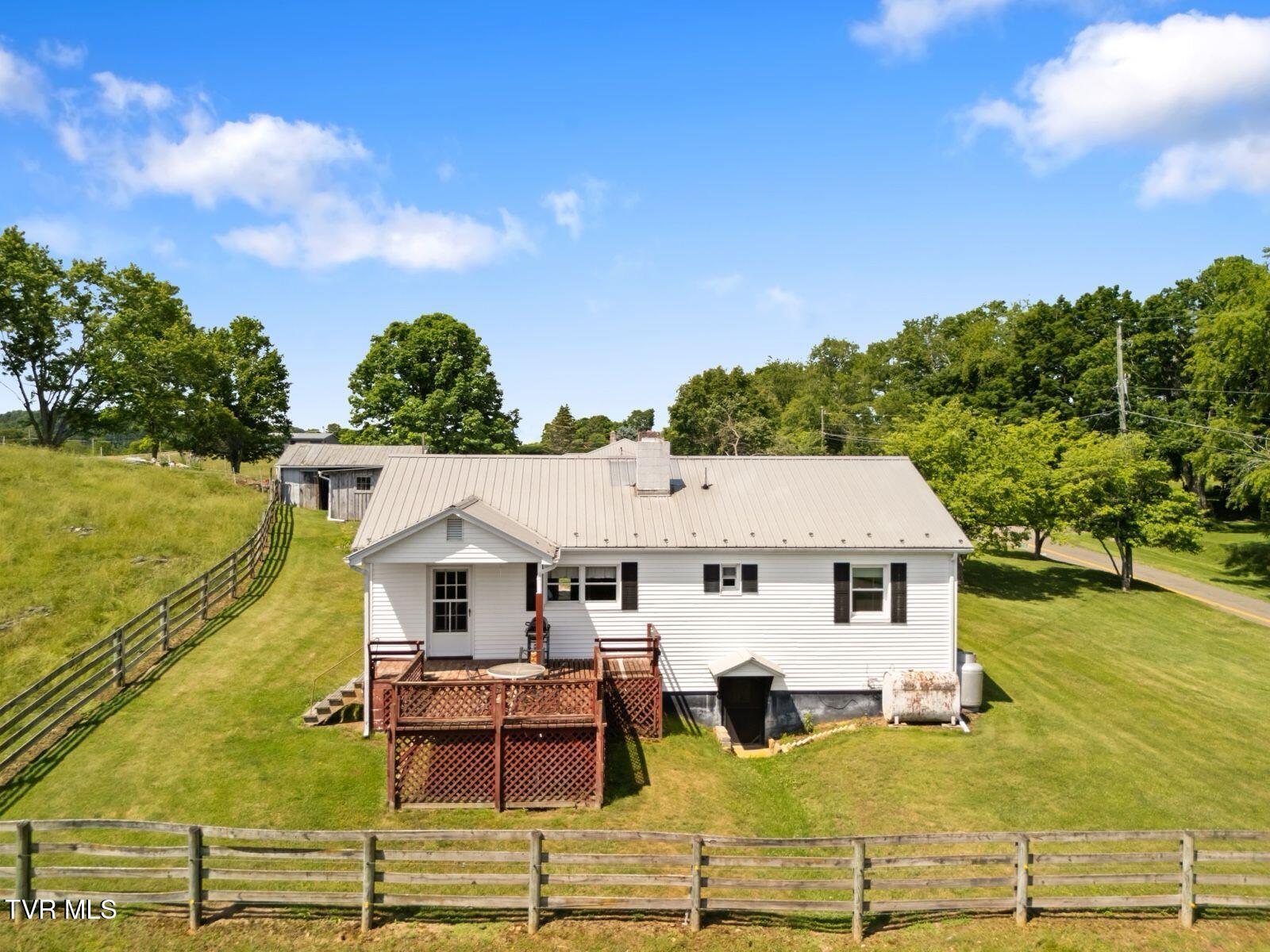 38245 Loves Mill Road Chilhowie, VA 24319 - Photo 7 of 30 4-web-or-mls-38244-loves-mill-rd