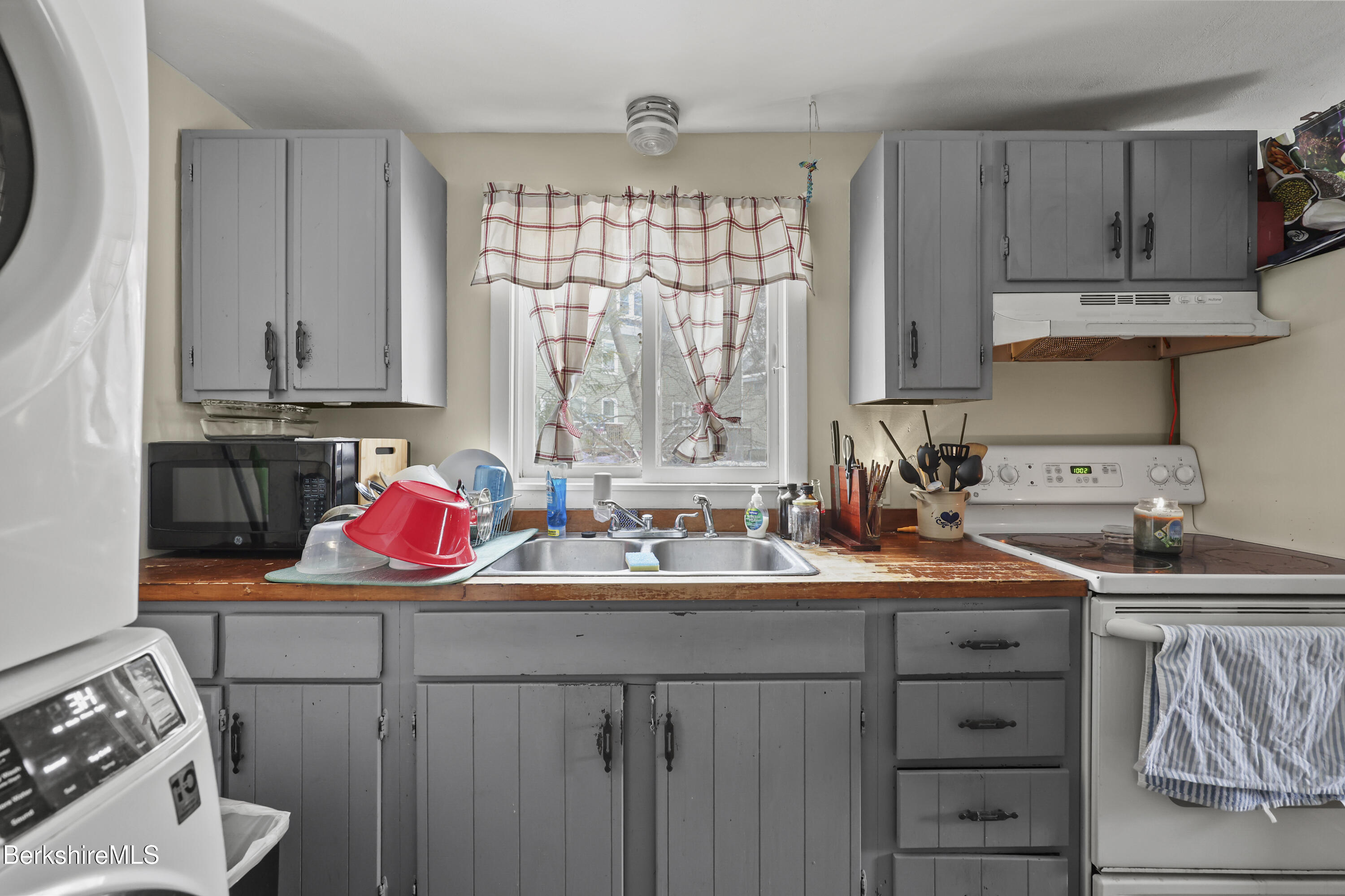 138 Church Street North Adams, MA 01247 - Photo 9 of 22 75 Kitchen