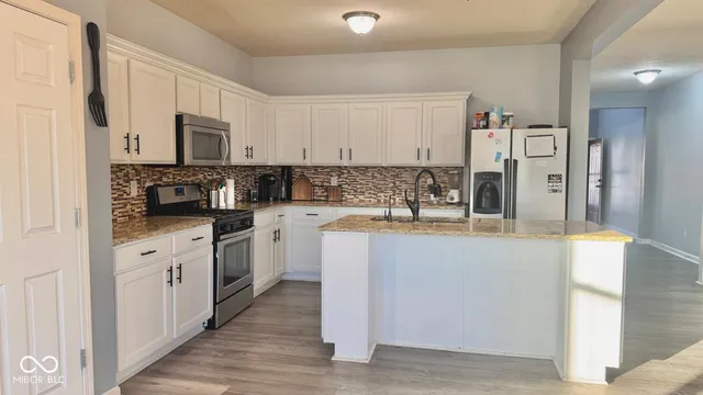 $365,000 | 2125 Lakecrest Drive, Columbus, IN 47201