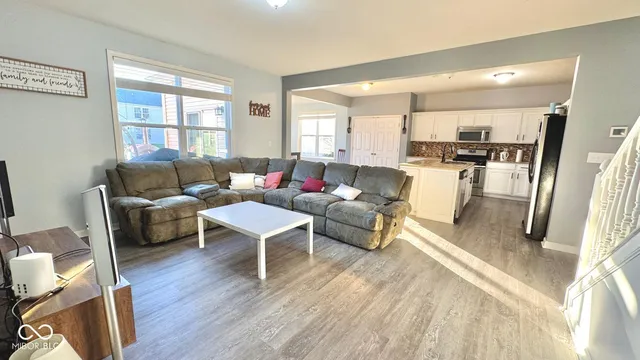 $365,000 | 2125 Lakecrest Drive, Columbus, IN 47201