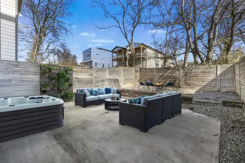 $585,000 | 3835 Dr Walter S Davis Boulevard, Nashville, TN 37209