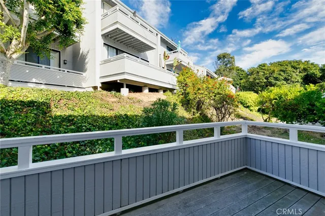 a house view with a outdoor space