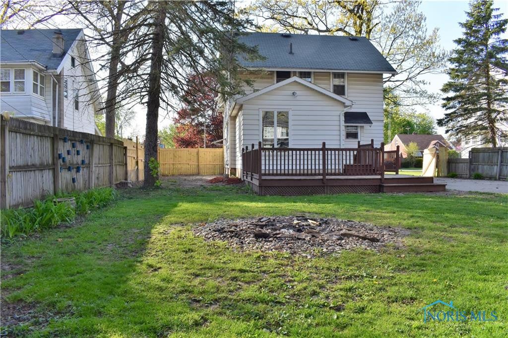 1725 Gilbert Road Toledo, OH 43614 - Photo 44 of 49 Large deck off of kitchen!