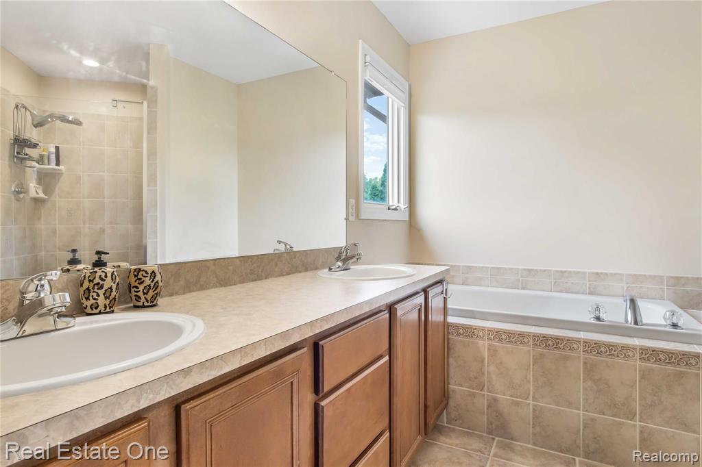 1009 Adele Court Rochester Hills, MI 48309 - Photo 34 of 41