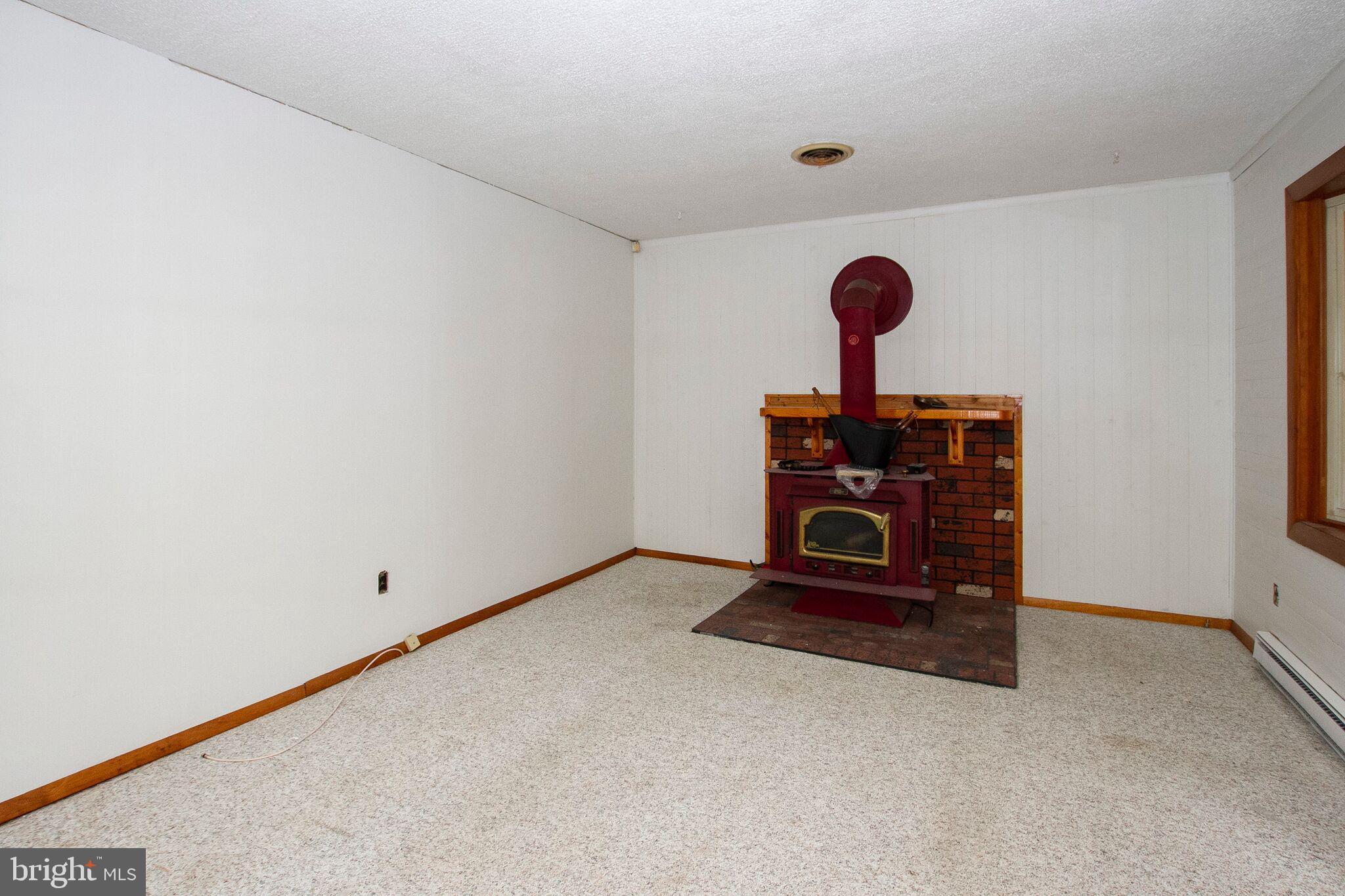 3613 Hays Road Aberdeen, MD 21001 - Photo 4 of 19 LIVING ROOM WITH NEW CARPET