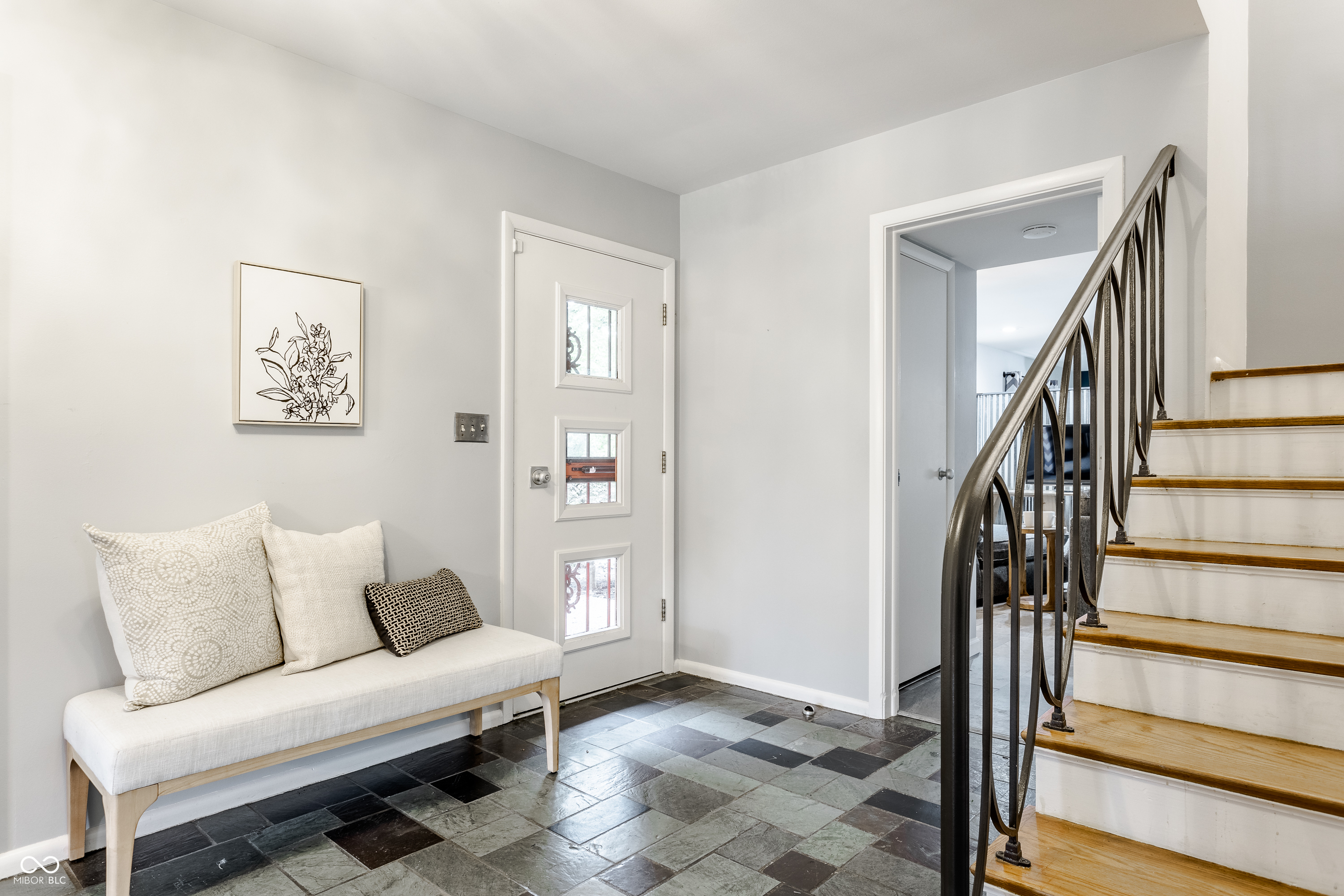 6501 Dover Road Indianapolis, IN 46220 - Photo 4 of 71