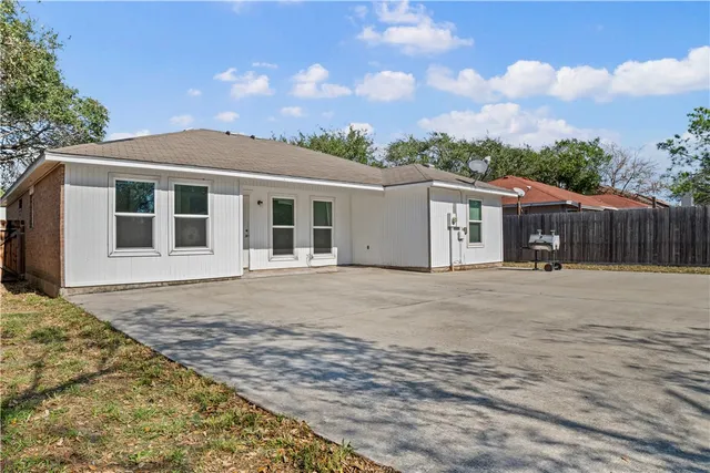 a house view with a outdoor space