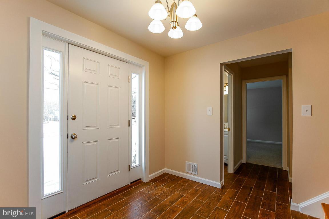 14305 Cantrell Road Silver Spring, MD 20905 - Photo 3 of 30 Interior (General)