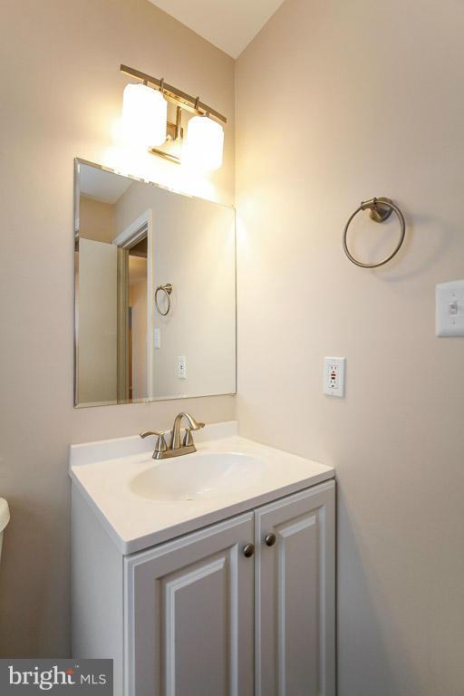 14305 Cantrell Road Silver Spring, MD 20905 - Photo 22 of 30 Bath