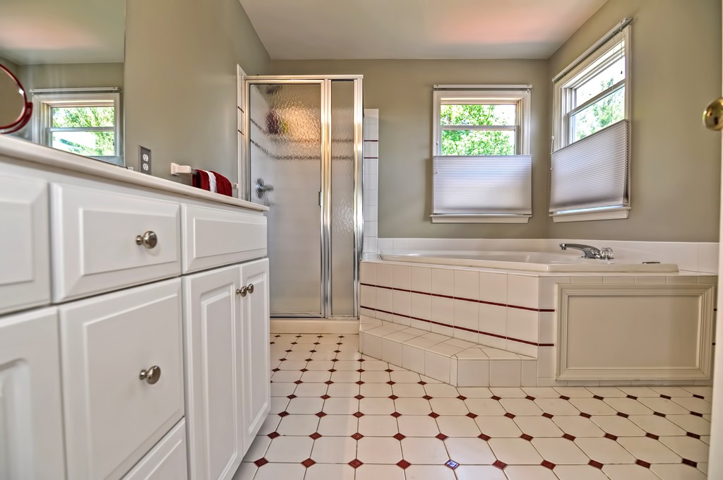 34 Hawthorne Road Shrewsbury, MA 01545 - Photo 18 of 30 Gallery Image 18