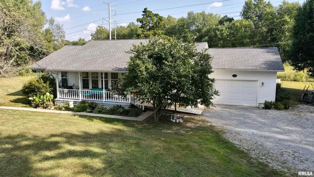 $285,000 | 1766 South W Road, West Frankfort, IL 62896