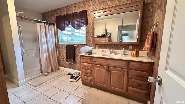 $285,000 | 1766 South W Road, West Frankfort, IL 62896