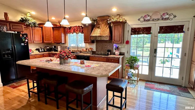 $285,000 | 1766 South W Road, West Frankfort, IL 62896