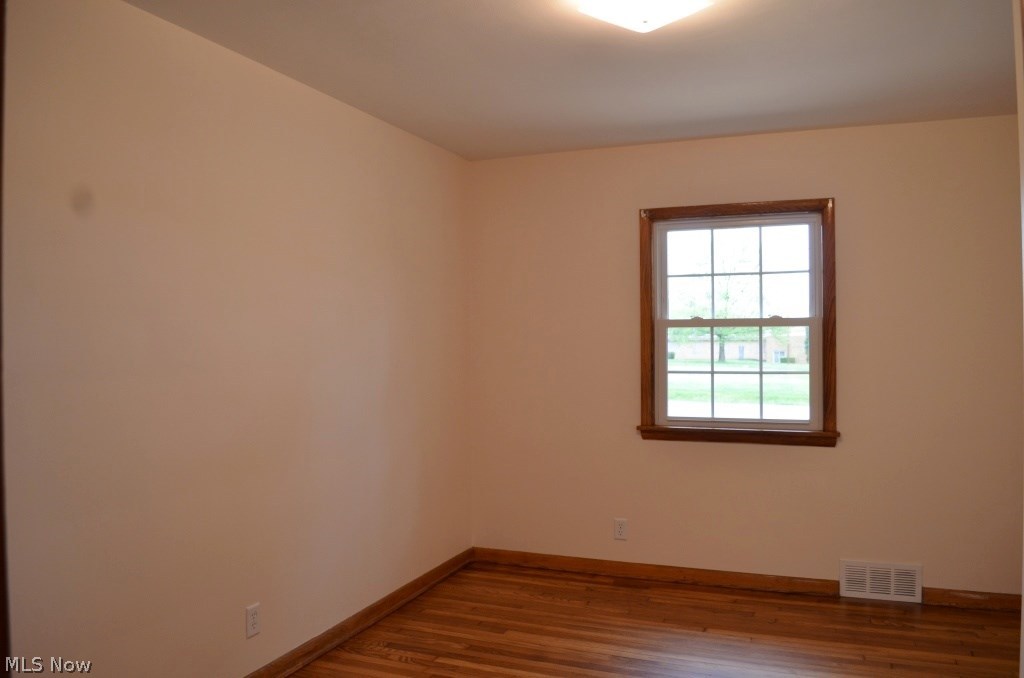 911 Pearlman Road Akron, OH 44319 - Photo 7 of 18