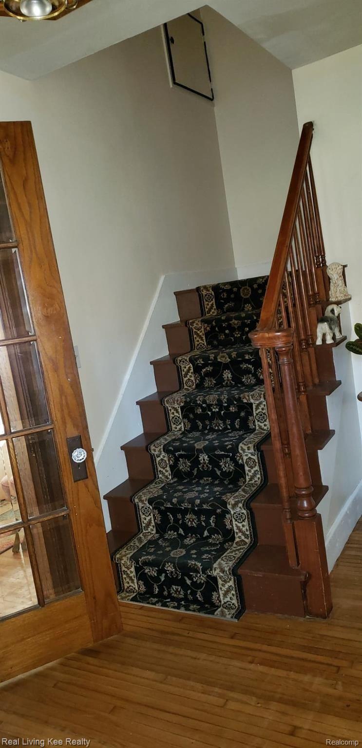 3849 Williams Road Columbiaville, MI 48421 - Photo 12 of 27 Stairs.jpg