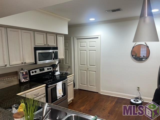 4230 Highland Road, Unit 102 Baton Rouge, LA 70808 - Photo 5 of 8 Gallery Image 5