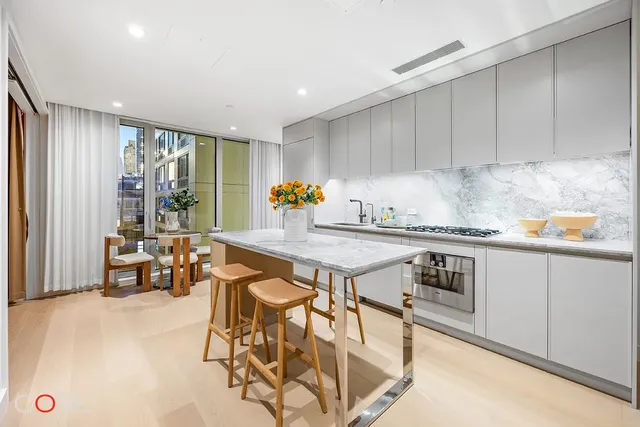 $1,695,000 | 250 East 25th Street, Unit 2A | Kips Bay