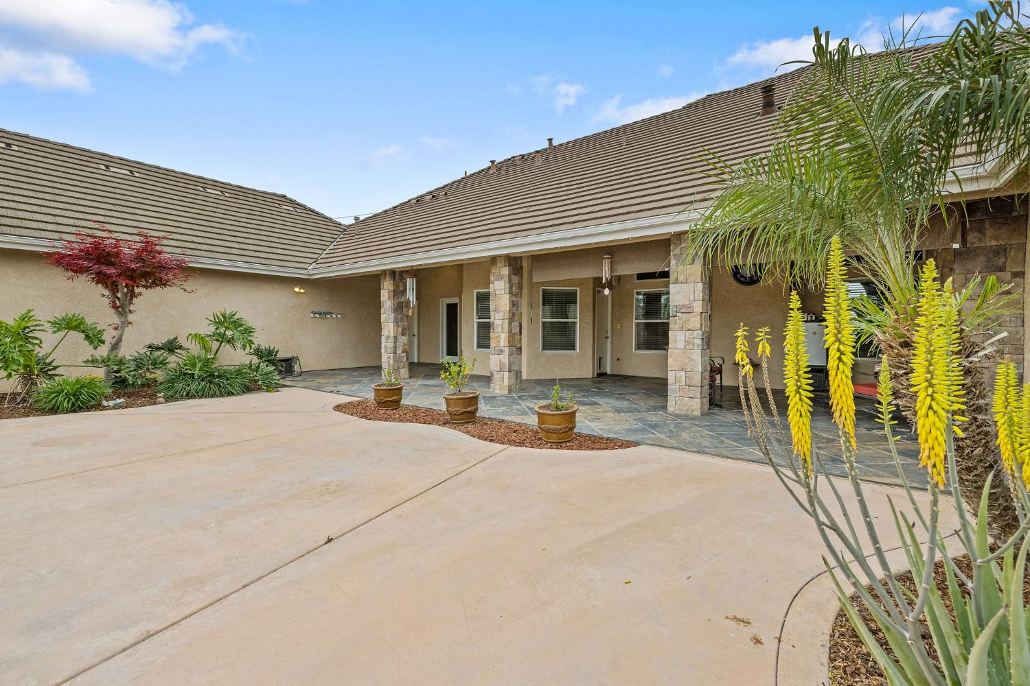 1928 South Shirk Road Visalia, CA 93277 - Photo 72 of 98 Gallery Image 72