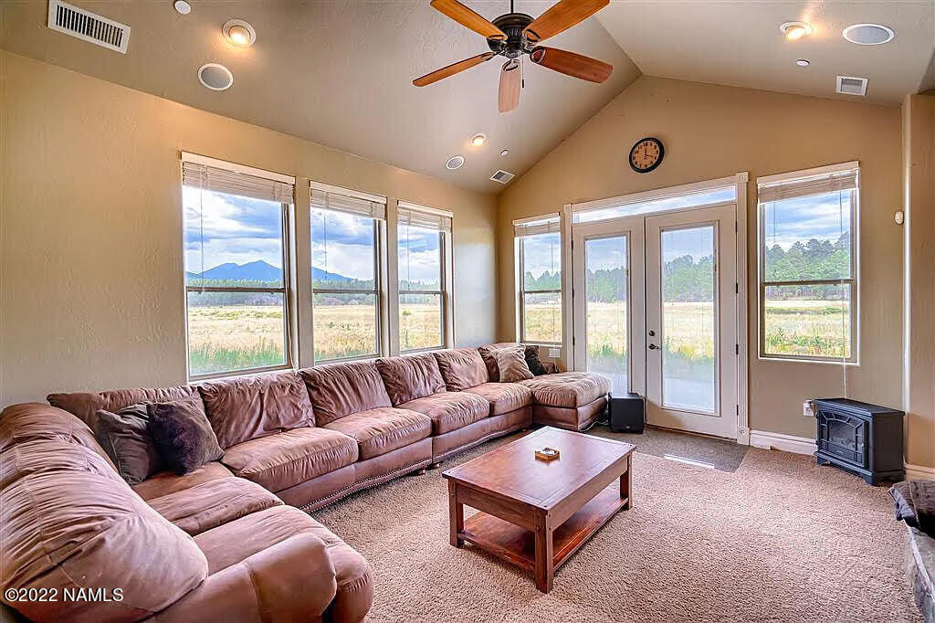 4413 Brackin Ranch Road Flagstaff, AZ 86001 - Photo 15 of 47 10