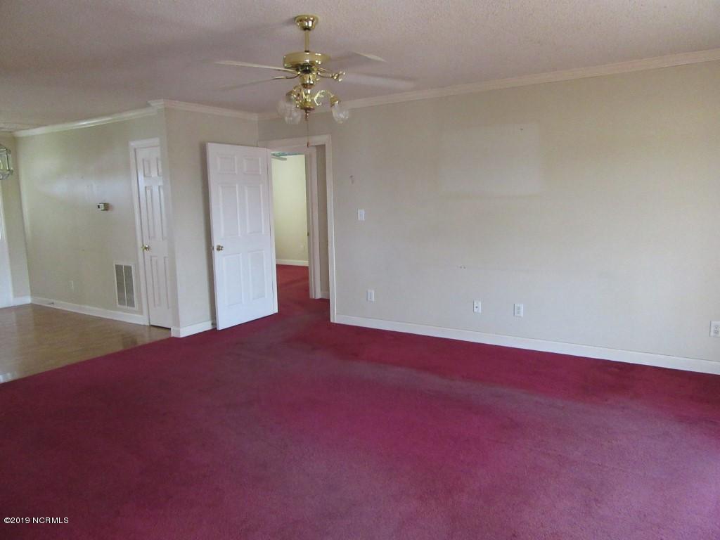 1535 Greene Haynes Road Kinston, NC 28504 - Photo 14 of 22 92 LIVING ROOM