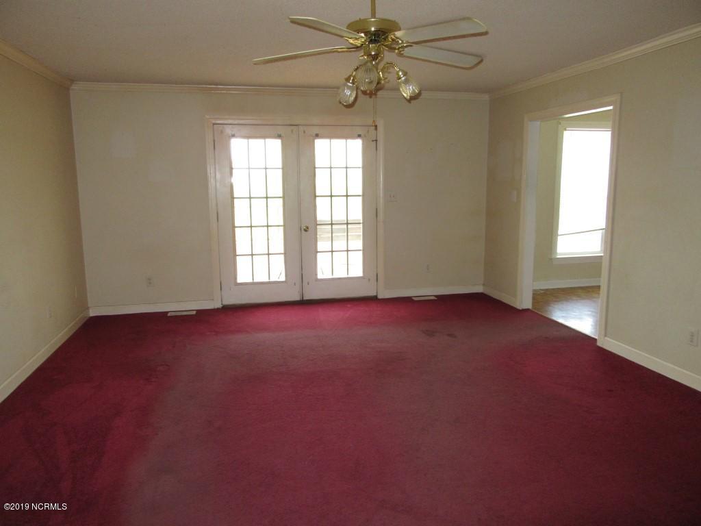 1535 Greene Haynes Road Kinston, NC 28504 - Photo 15 of 22 95 LIVING ROOM