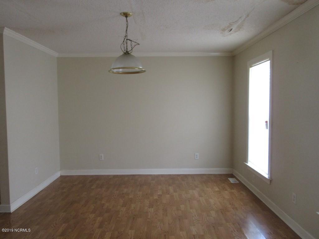 48 DINING ROOM