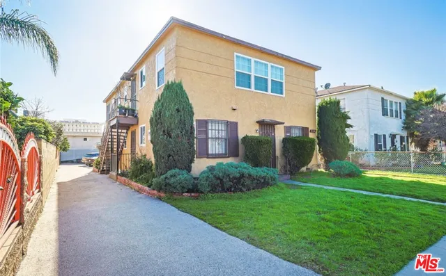 $2,950 | 510 East Arbor Vitae Street, Inglewood, CA 90301