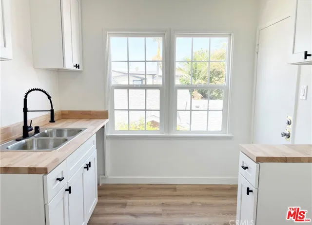 $2,950 | 510 East Arbor Vitae Street, Inglewood, CA 90301