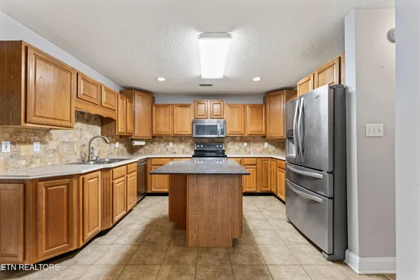 $379,900 | 4654 Angakot Road, Corryton, TN 37721