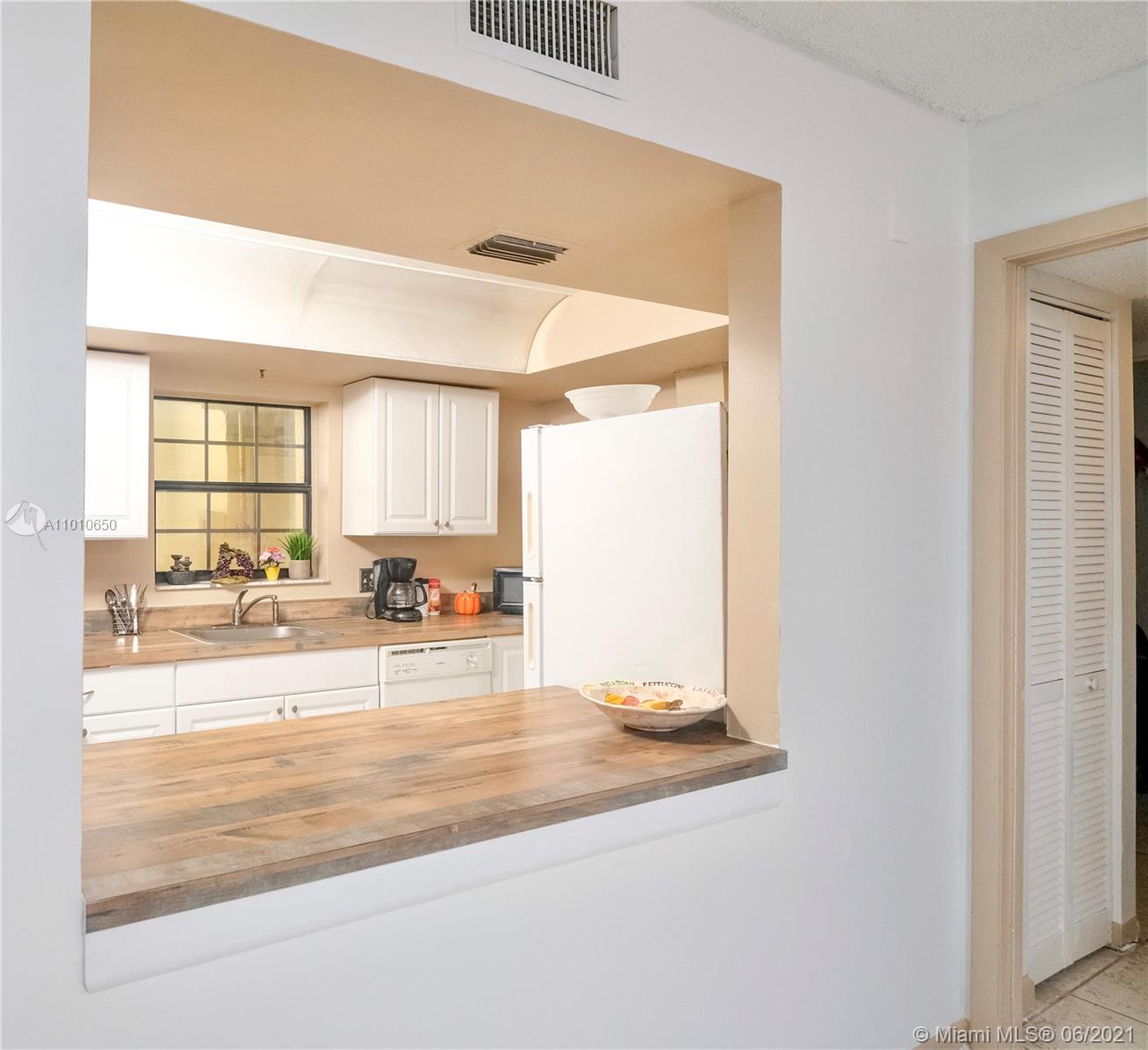 2355 Linton Ridge Circle, Unit F2 Delray Beach, FL 33444 - Photo 8 of 17 Gallery Image 8