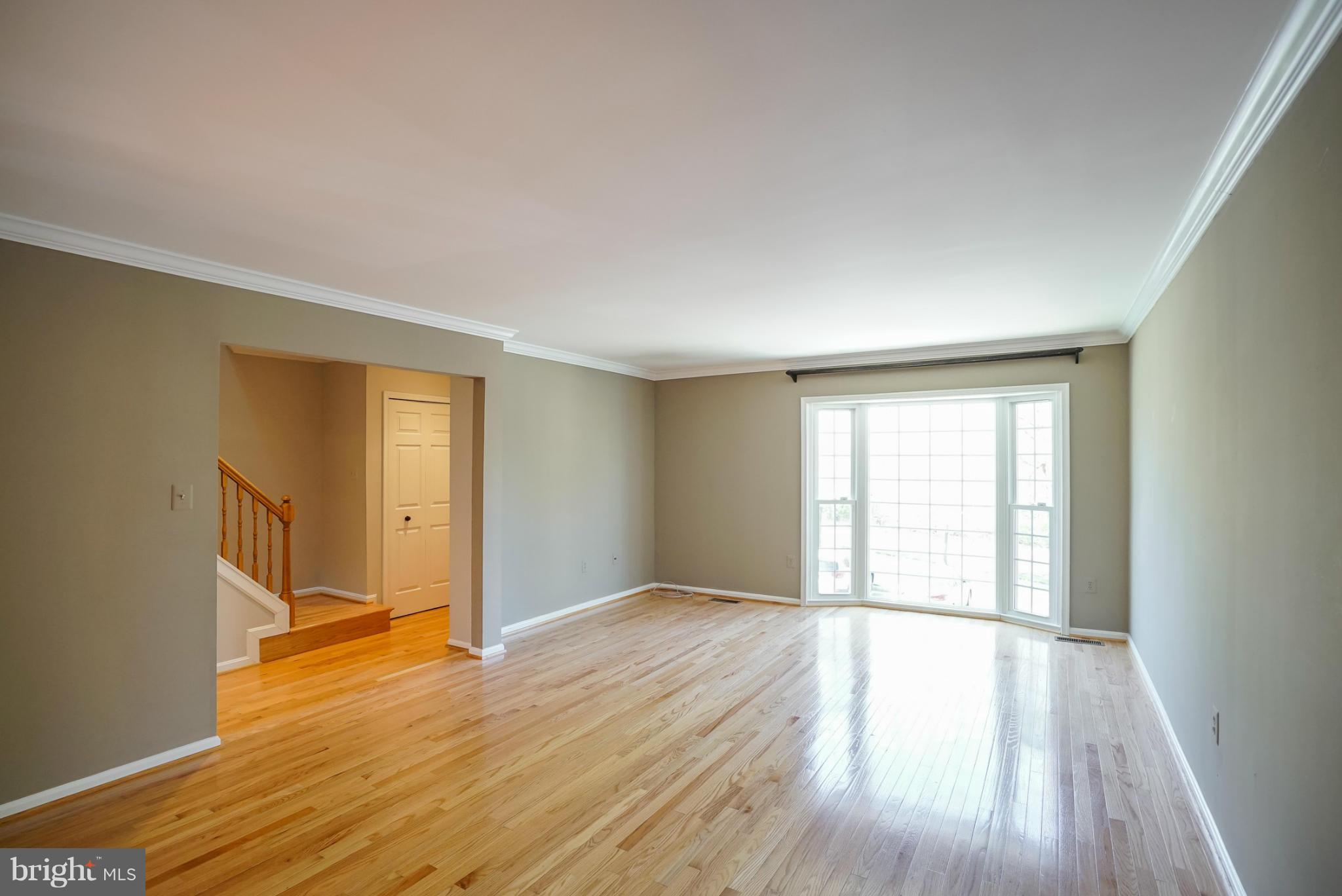 8575 Raglan Road Vienna, VA 22182 - Photo 10 of 28 Living Room