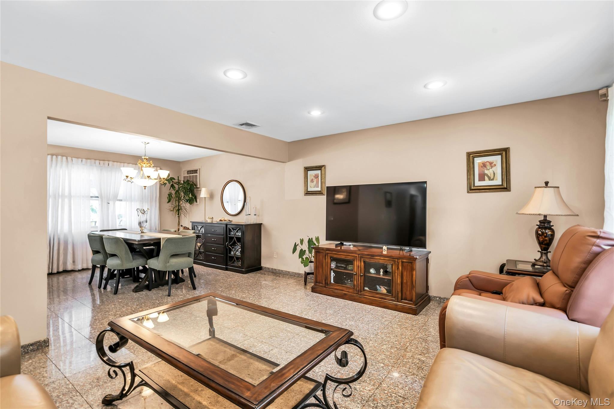 105 Convent Road Syosset, NY 11791 - Photo 4 of 28
