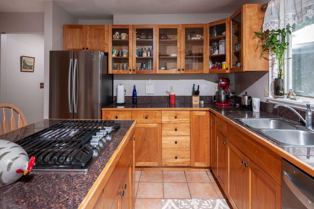38 Pine Mountain Road Cape Neddick, ME 03902 - Photo 8 of 45 Cabinets