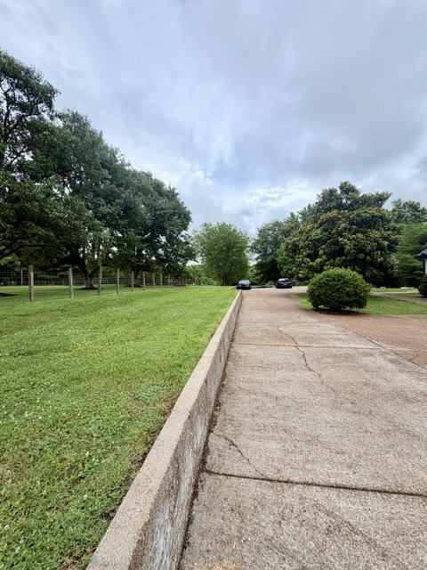 1389 Hunter Road Franklin, TN 37064 - Photo 3 of 6