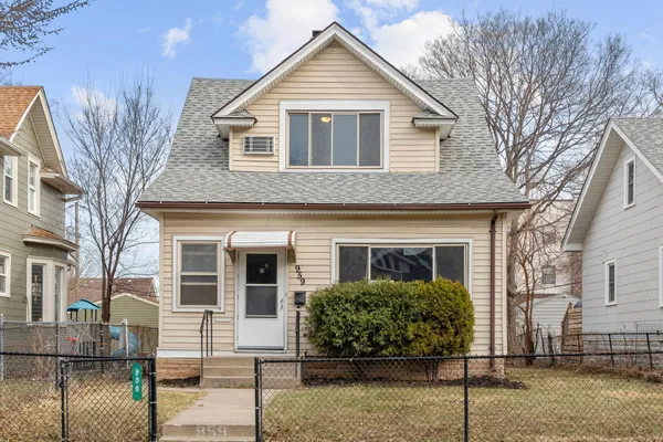 $275,000 | 959 Carroll Avenue, St. Paul, MN 55104