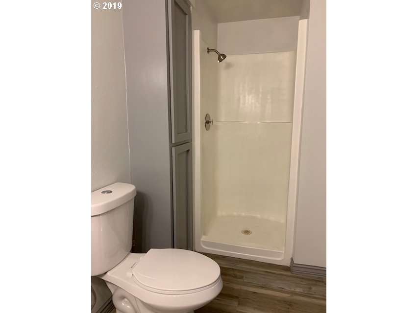 2201 Jeppesen Acres Road Eugene, OR 97401 - Photo 11 of 17 Gallery Image 11
