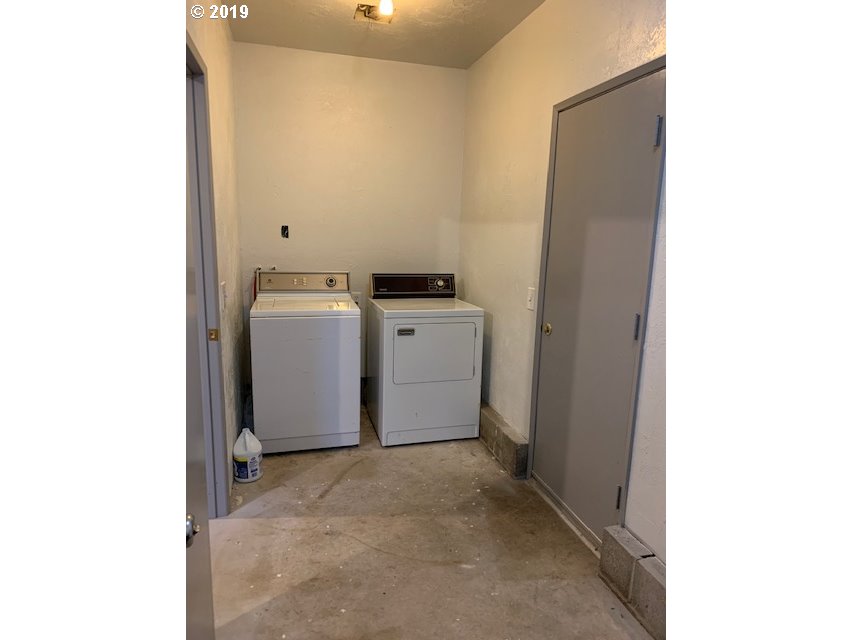 2201 Jeppesen Acres Road Eugene, OR 97401 - Photo 14 of 17 Gallery Image 14
