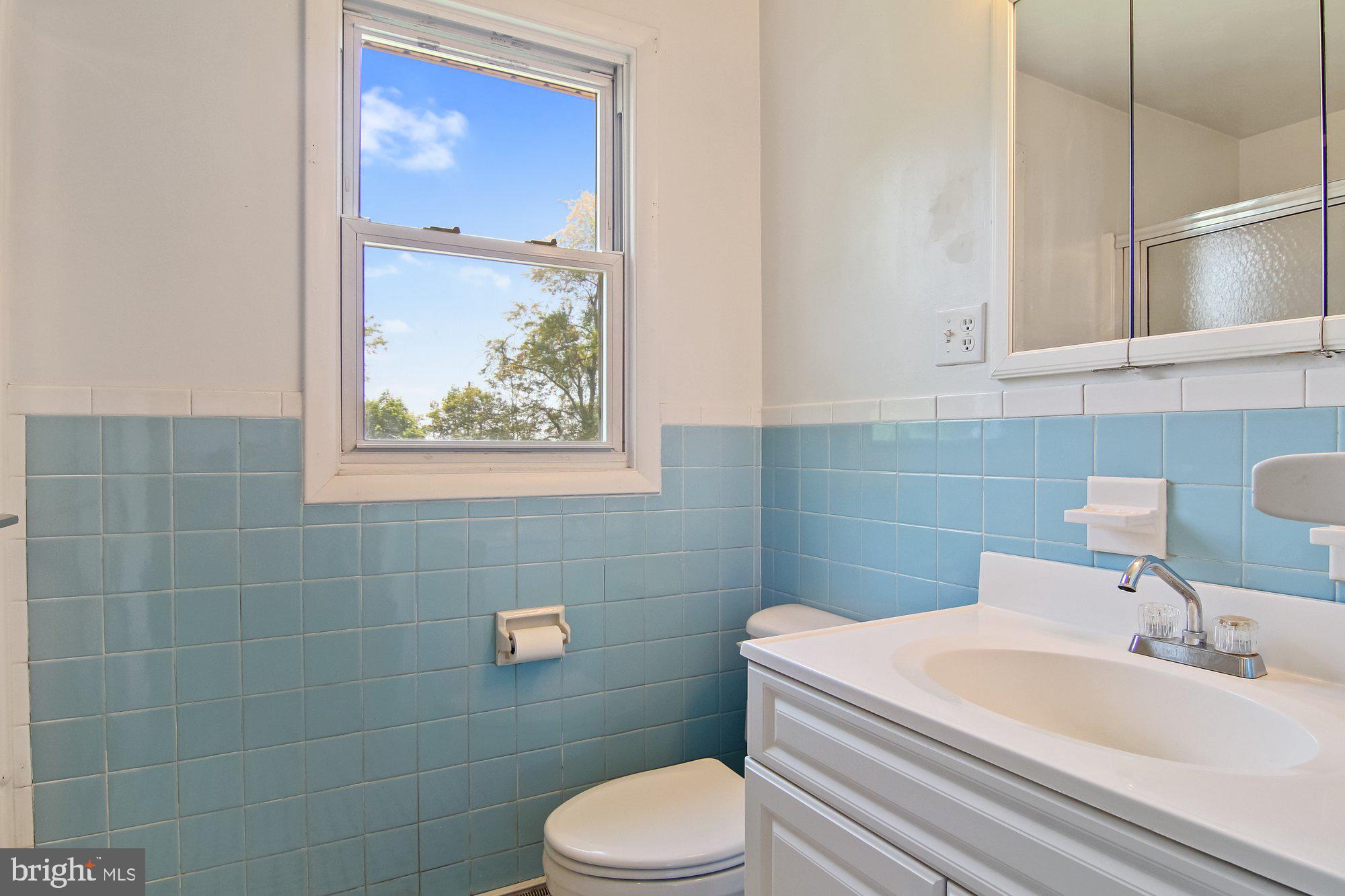 2607 Colebrook Road Elizabethtown, PA 17022 - Photo 9 of 17 Bathroom
