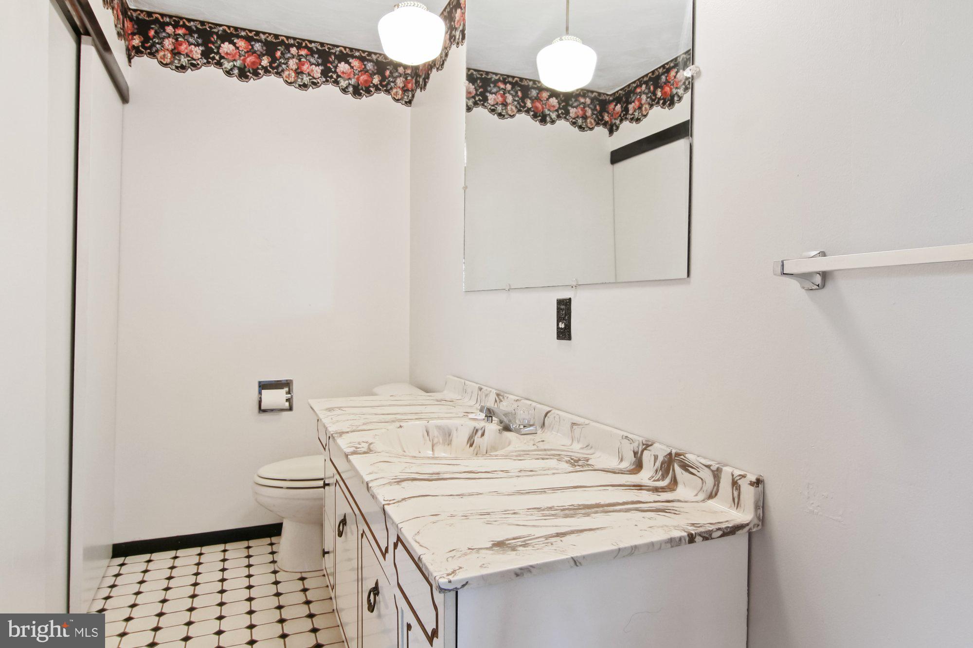 2607 Colebrook Road Elizabethtown, PA 17022 - Photo 10 of 17 Bathroom