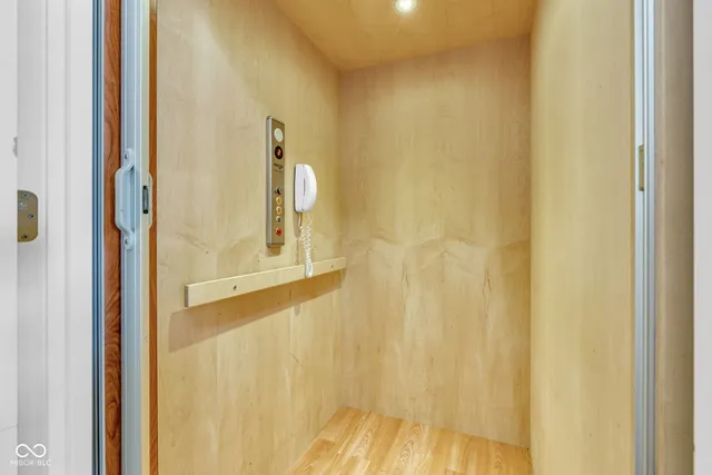 $900,000 | 7211 Bellini Lane, Indianapolis, IN 46259