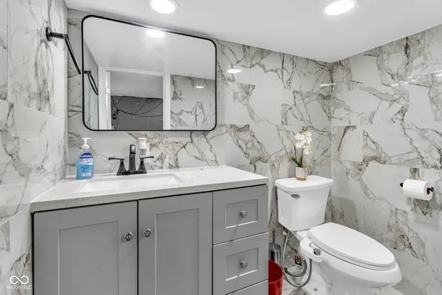 $900,000 | 7211 Bellini Lane, Indianapolis, IN 46259