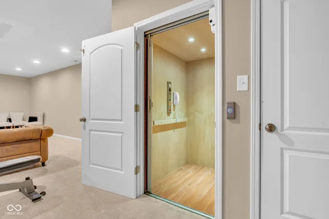 $900,000 | 7211 Bellini Lane, Indianapolis, IN 46259