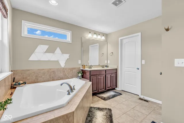 $900,000 | 7211 Bellini Lane, Indianapolis, IN 46259