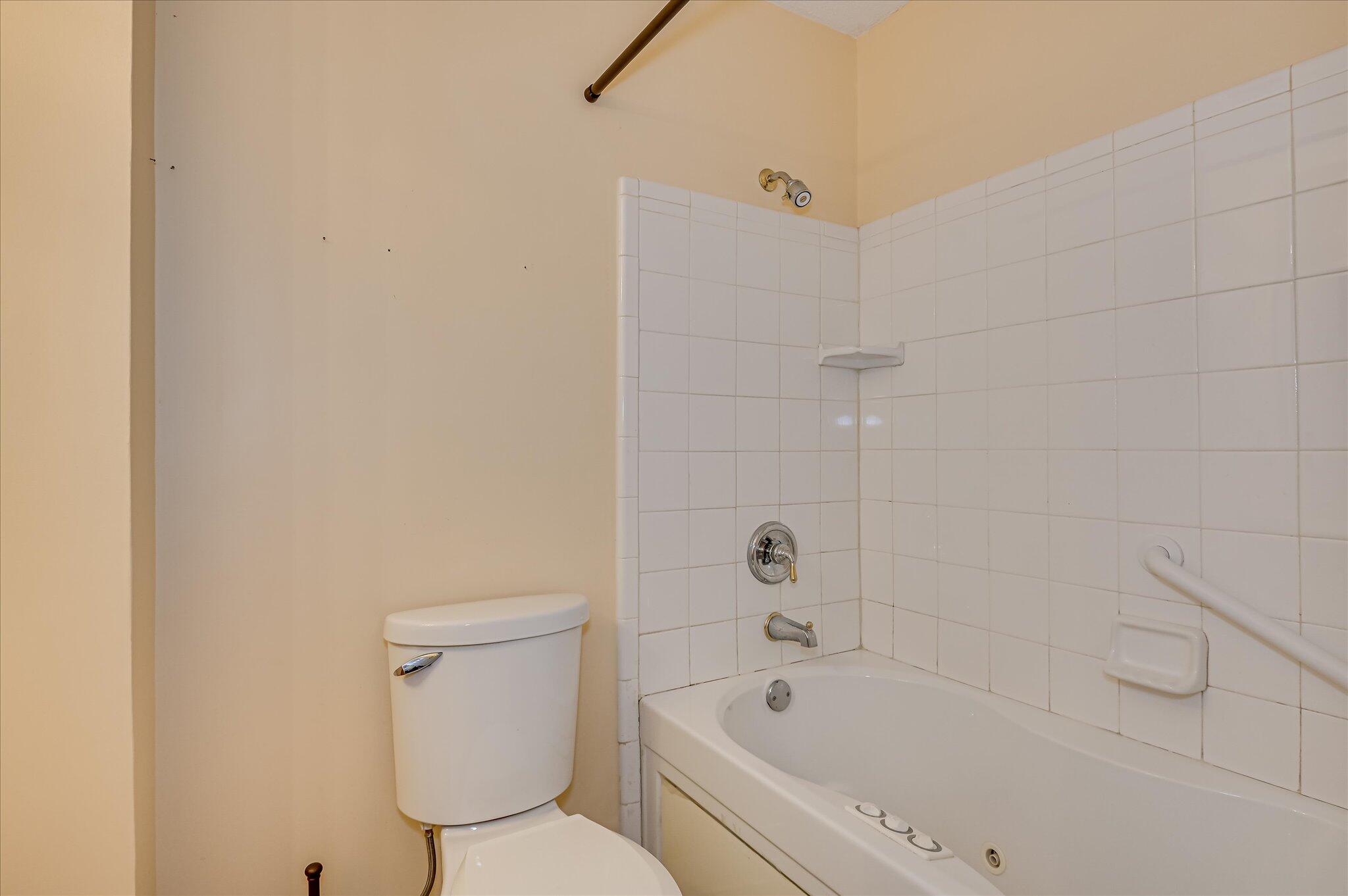 3157 Truxton Road Augusta, GA 30906 - Photo 15 of 31 Full Hall Bath
