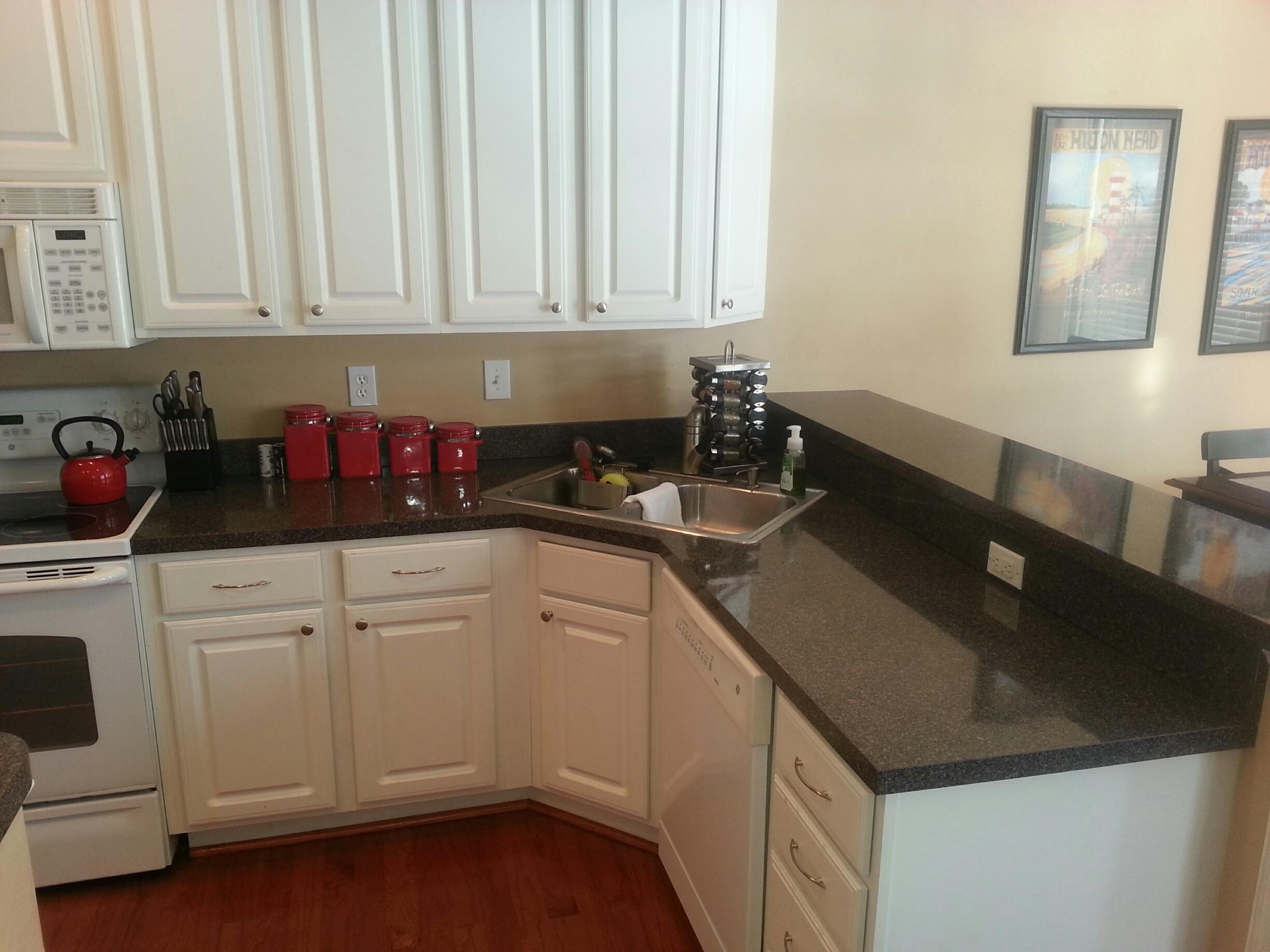 8704 Little Hoop Road Roanoke, VA 24019 - Photo 11 of 32 Kitchen