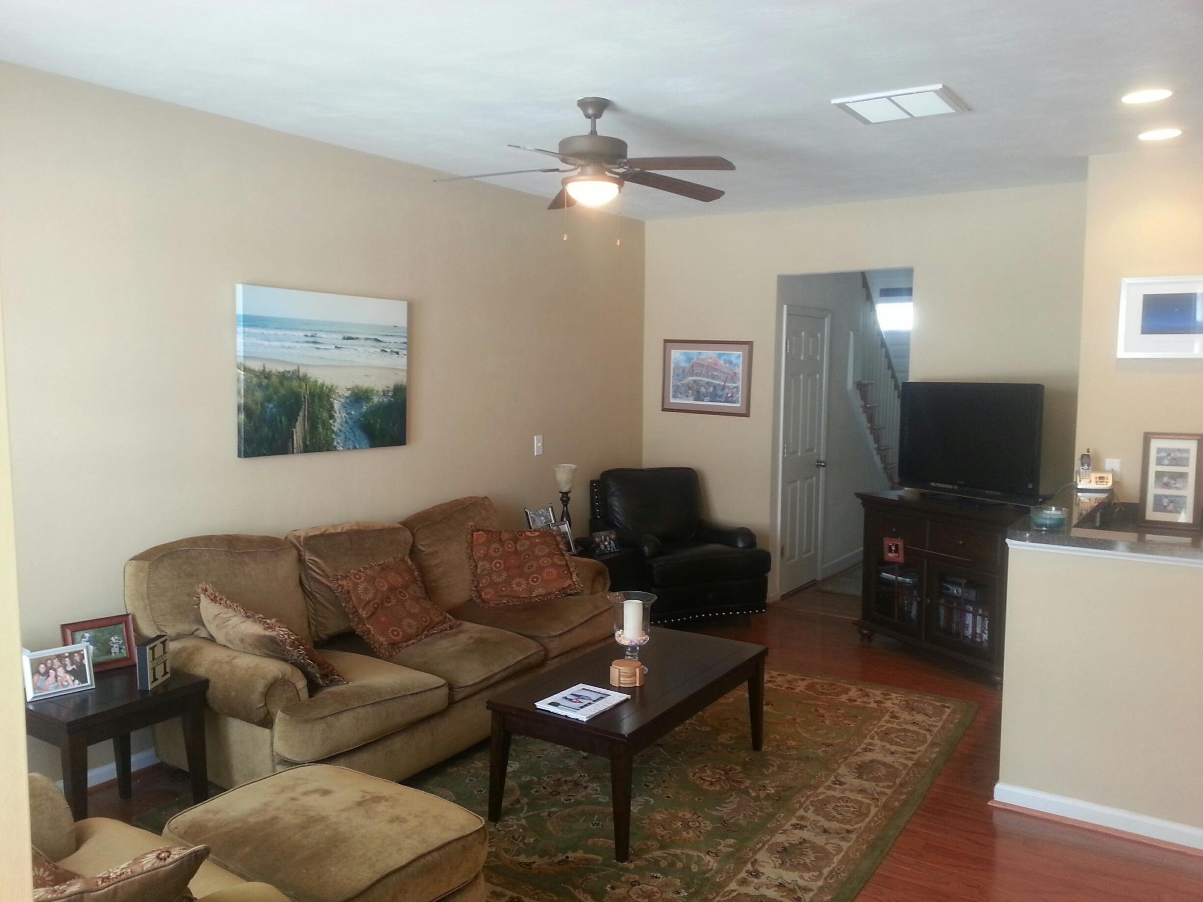 8704 Little Hoop Road Roanoke, VA 24019 - Photo 3 of 32 Great Room
